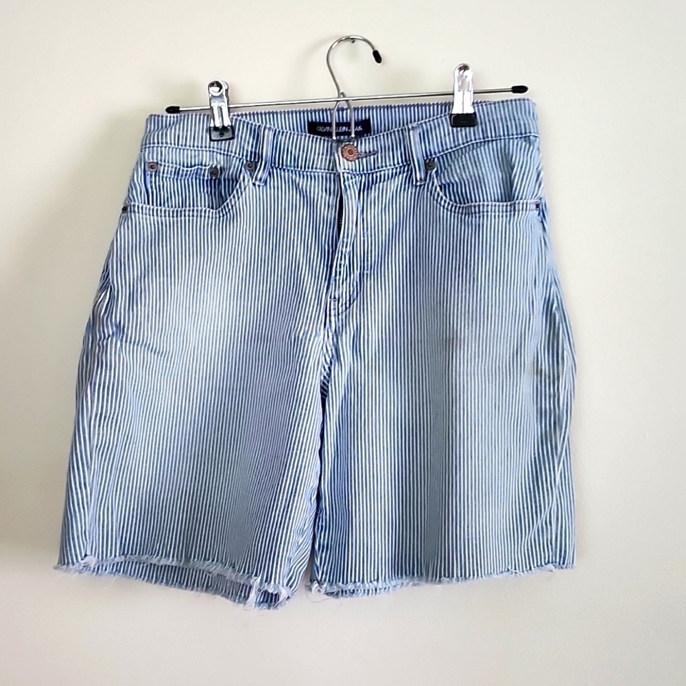 Gap conductor stipe jean shorts, women's size 8, stretch, coastal nautical